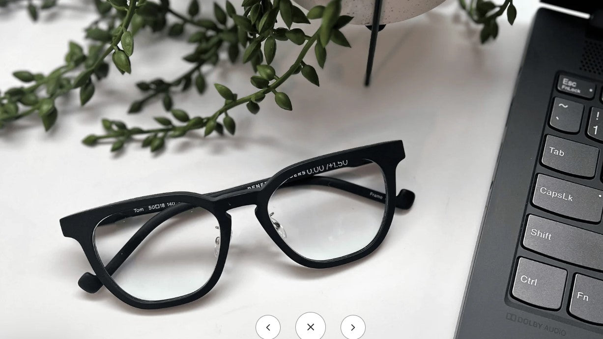 Renee's Readers Photochromic Thomas Dual Focus No-Line PROGRESSIVE Sun/Indoor reader in Matte Tortoise or Matte Black