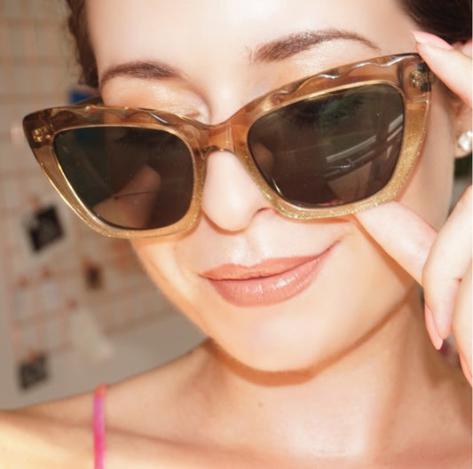 Scojo Vandam Full Lens Sunglass Readers in Night Shade or Gold Dust